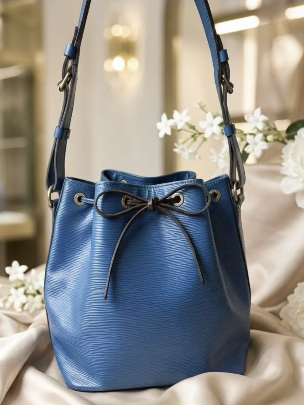 Authentic Louis Vuitton Noe Epi Leather Shoulder Bag Blue Bucket
Bag Drawstring